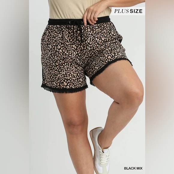 Umgee Black Mix High Waist Shorts New No Tags Sz 1X - Picture 1 of 3
